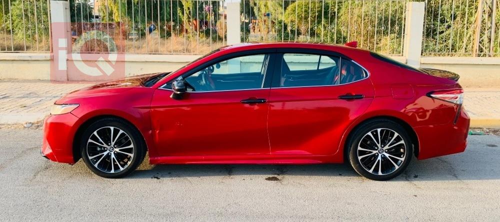 تۆیۆتا کامری